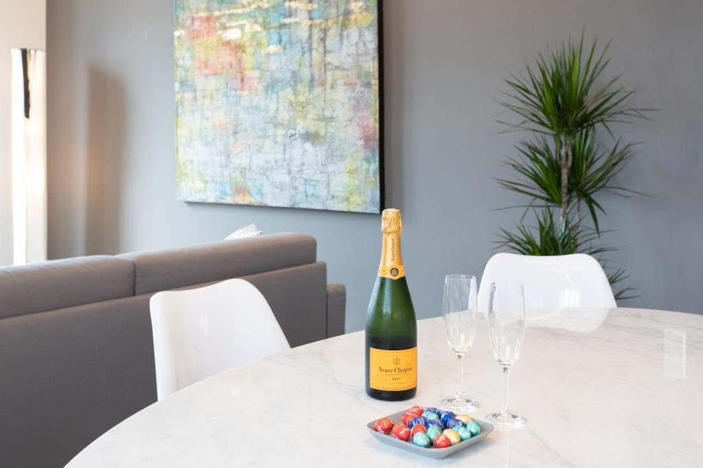 #24 Marie-Claire Suite Sea View/Balcony/Ac/5Min Port วีลล์ฟรองซ์-ซูร์-แมร์ ภายนอก รูปภาพ